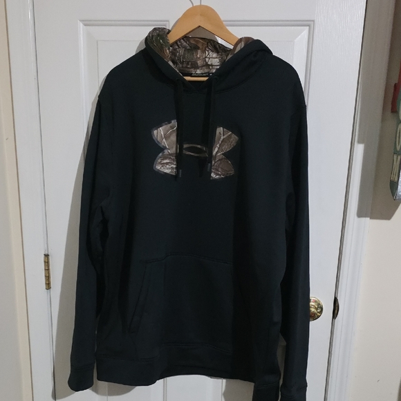 Under Armour Other - Under Armour Black Hoodie with Camo Accents